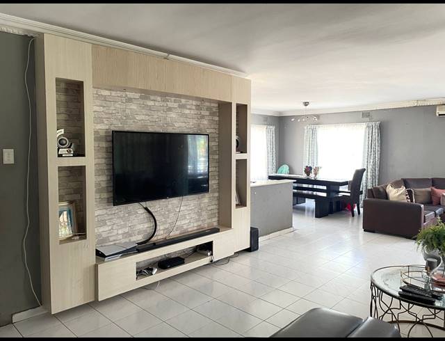 4 BEDROOM HOUSE FOR SALE IN WESTVILLE